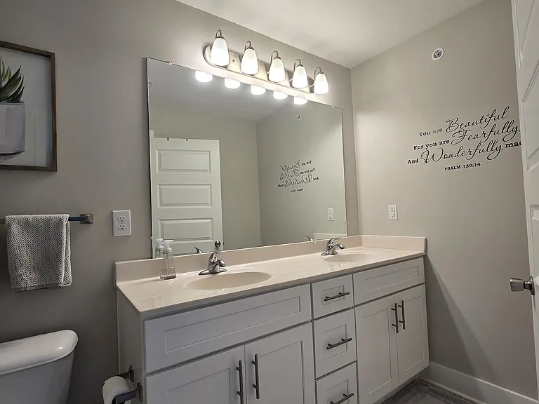 6006 Hillside Ln — Photo 16