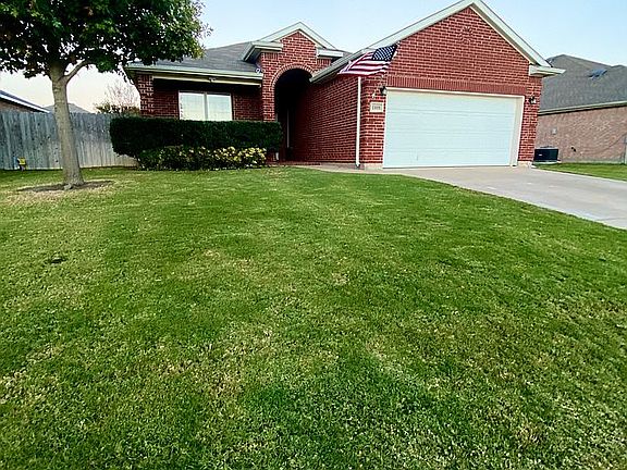 4th image of 1108 Skylark Dr