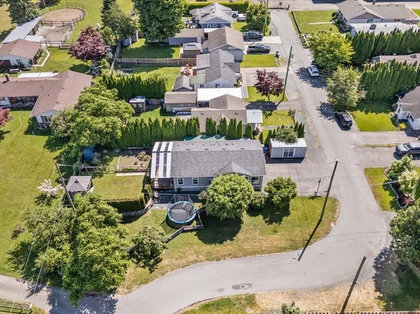41933 Kirk Ave, Chilliwack, BC V2R 5E8