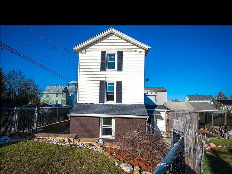 35 Edwards St — Photo 22