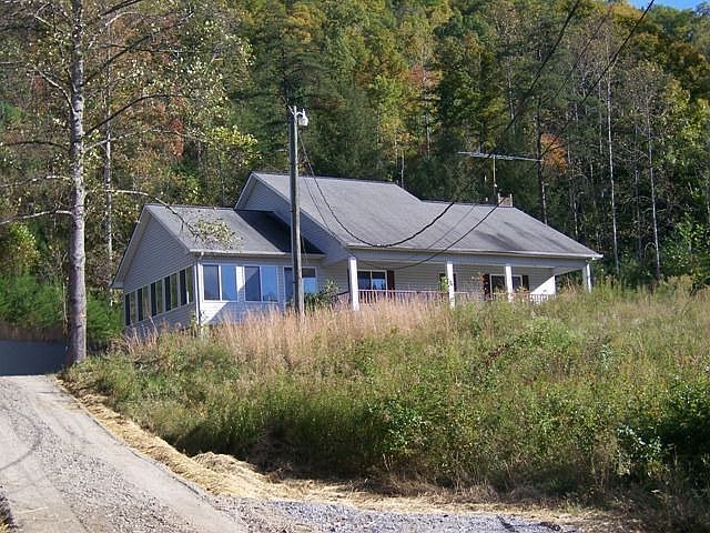 2nd image of 2136 Victory Ln