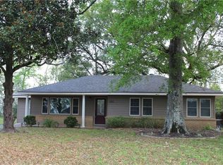 203 Rio Hondo St, Sulphur, LA 70663