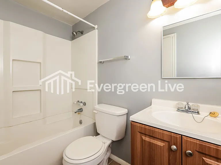 211 Silverstone Dr — Photo 10