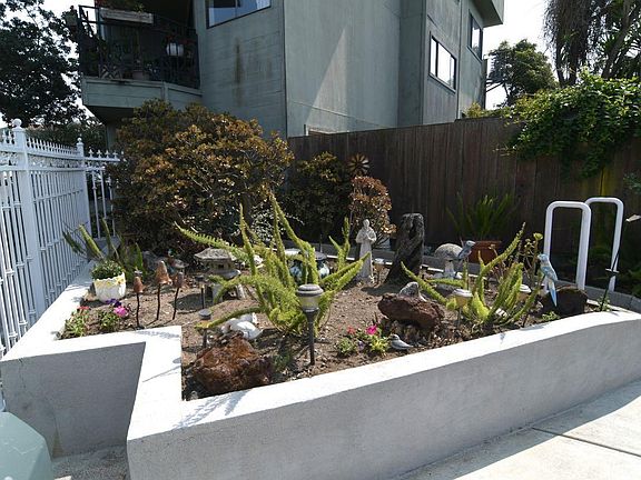 4th image of 957 De Haro St