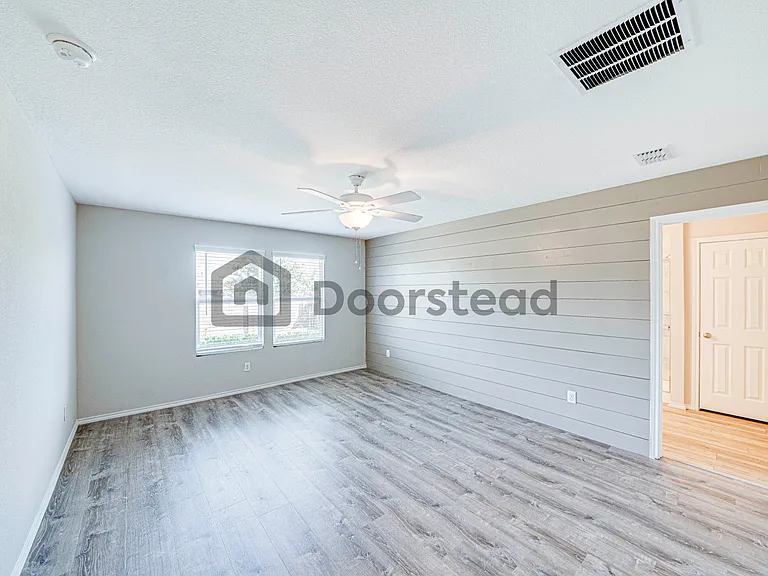 3008 Lakewood Ln — Photo 16