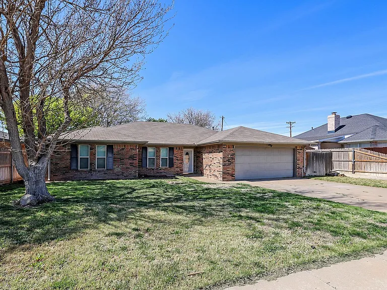 7902 Gerald Dr — Photo 2