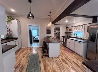 408 N Center St, Willow Springs, MO 65793