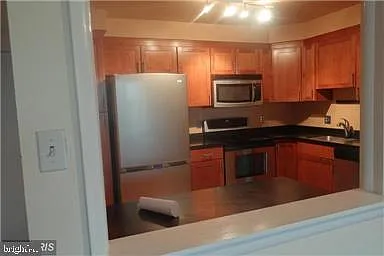 1 bed, 810 sqft, $1,950 — Photo 3