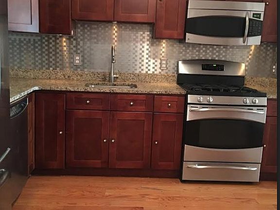 2nd image of 809 22nd St APT 510