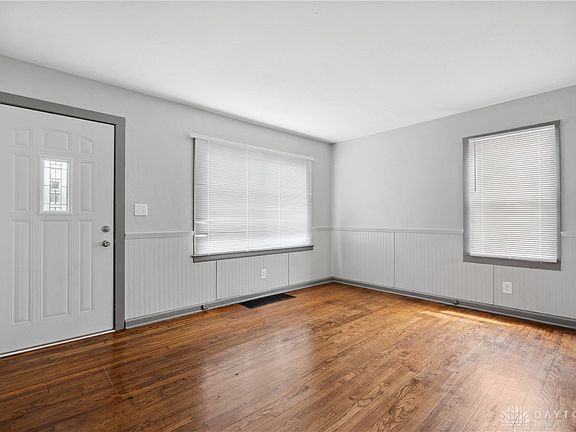 5th image of 402 Smith St
