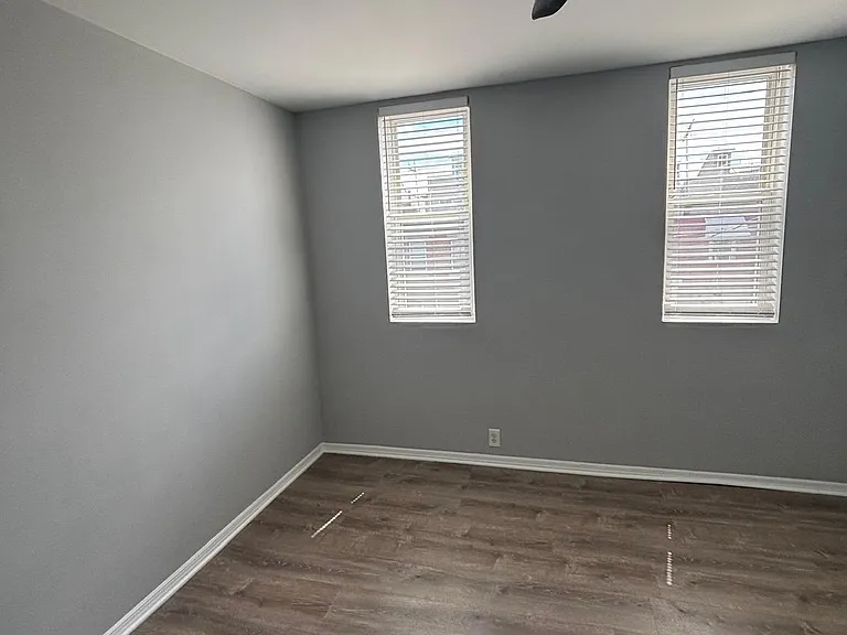 2322 Almond St — Photo 9