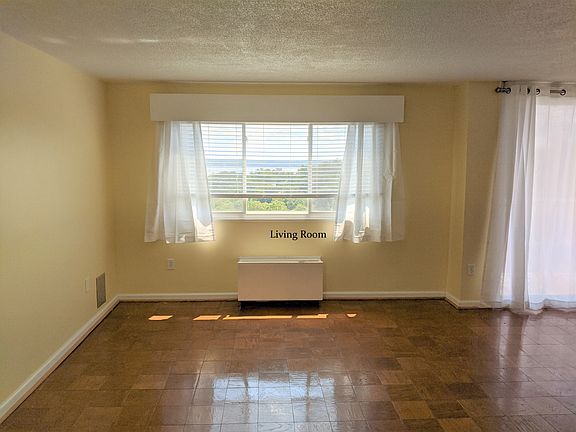 2nd image of 2059 Huntington Ave APT 1203