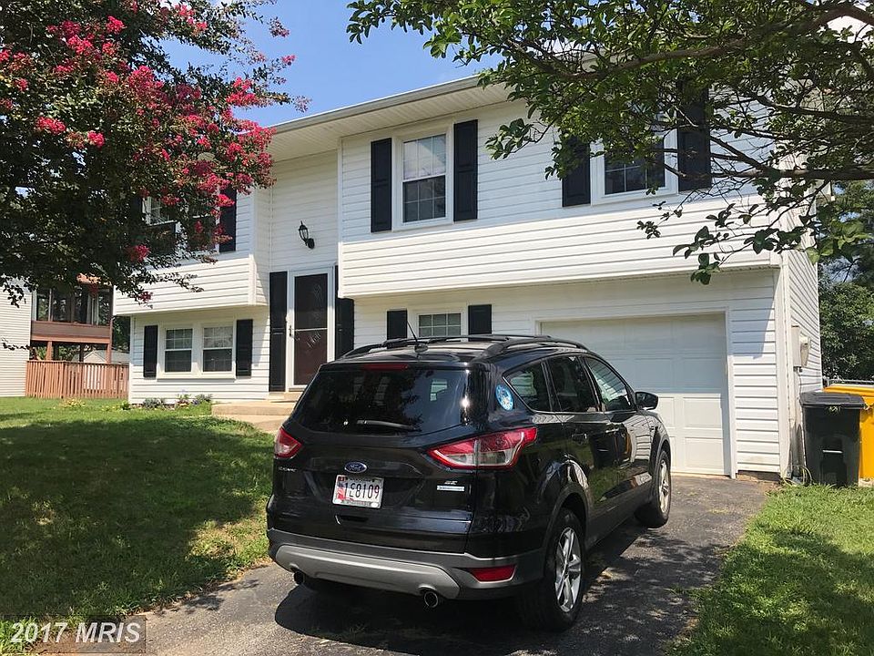 2nd image of 2514 Symphony Ln