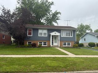 1444 East St, Crete, IL 60417