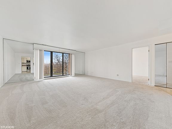 5th image of 1747 Crystal Ln #303