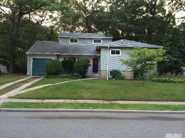 1336 Lakeshore Dr, Massapequa Park, NY 11762