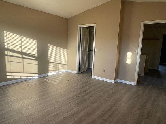 3rd image of 1884 Flagstone Dr