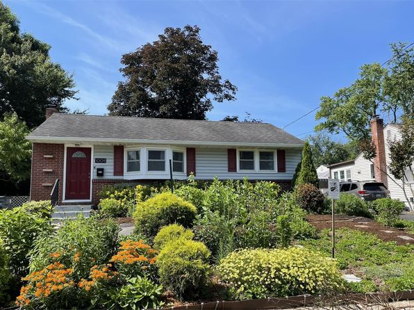 1009 Scott Ave