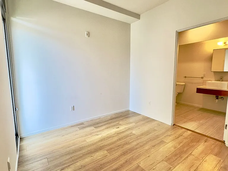 Echo Designer Loft Apartments — Photo 42