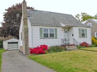 7 Welcome Rd, Saddle Brook, NJ 07663