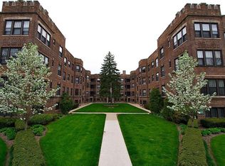 305 N Oak Park Ave APT 1A, Oak Park, IL 60302
