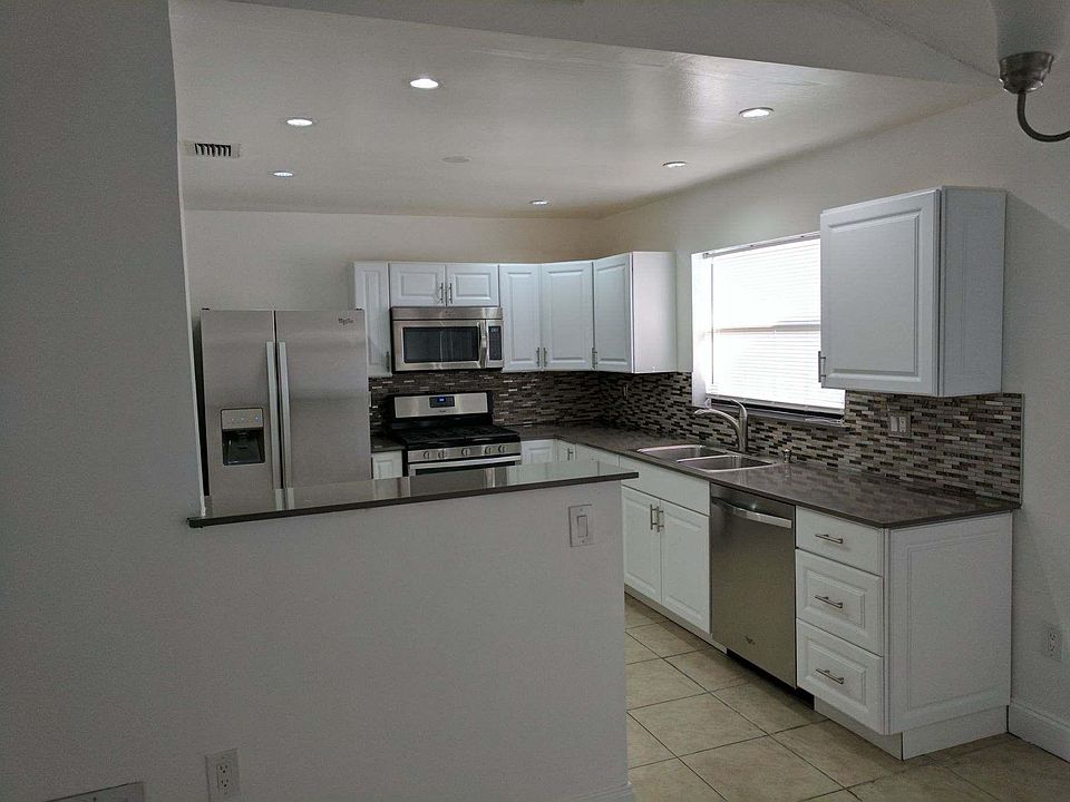 1st image of 11631 NW 42nd St