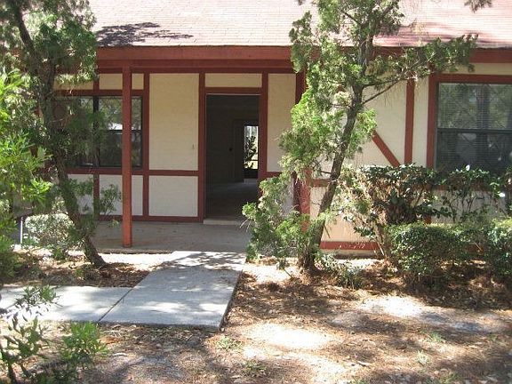3rd image of 6 Westlawn Pl