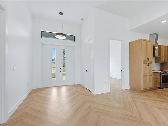 5th image of 3638 Lubec Ave