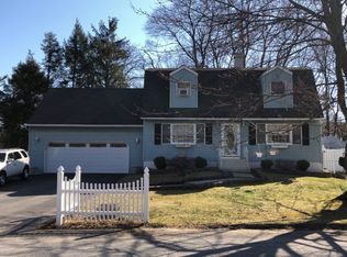 35 Tamidan Rd, Poughkeepsie, NY 12601