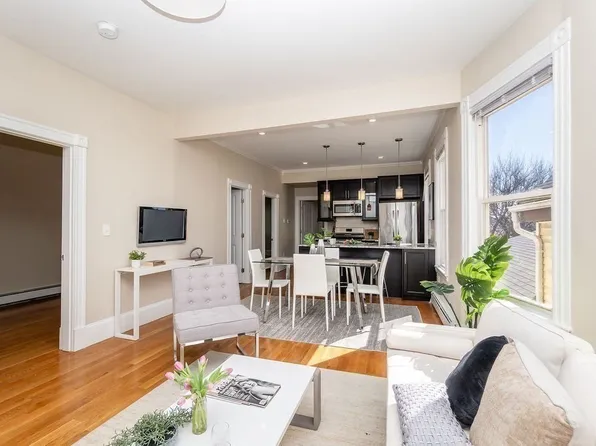 125 Princeton St #2, Boston, MA 02128