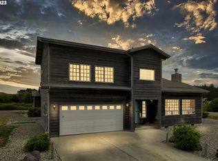 87163 Beach Ln, Bandon, OR 97411