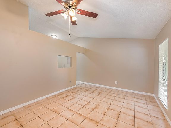 3rd image of 1431 Candlewyck Dr