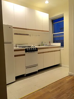 Rented by Waverly Realty Associates | media 26