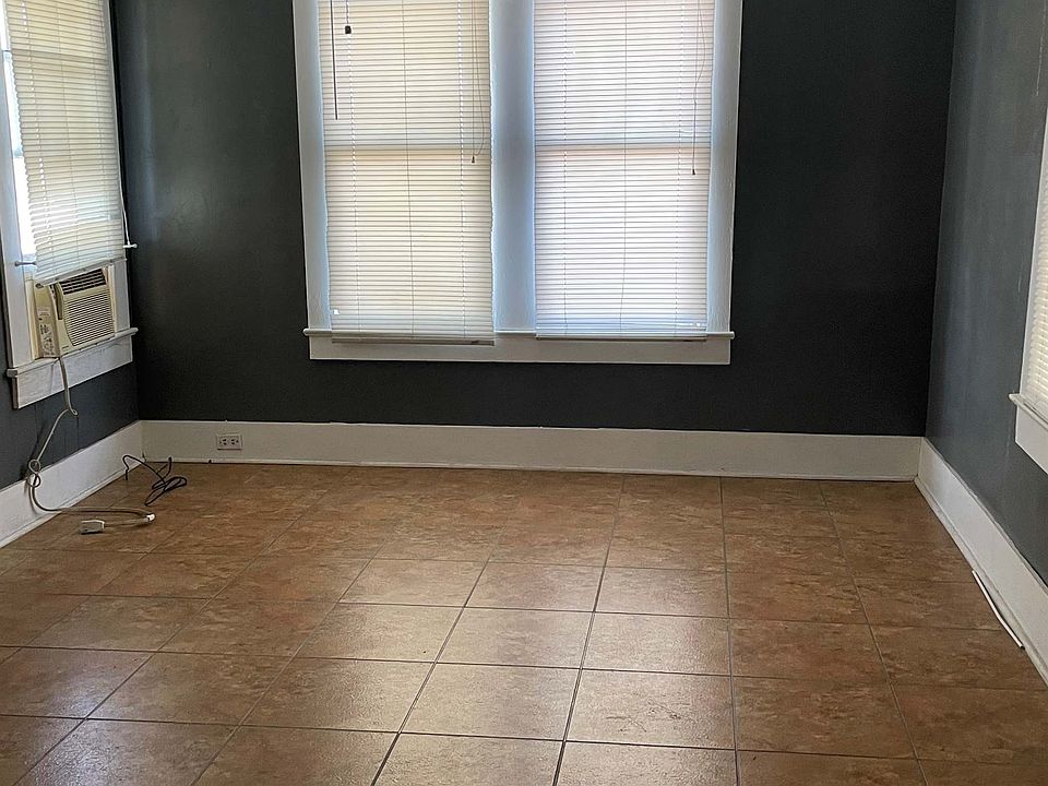 2nd image of 400 S 2nd St