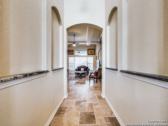 4th image of 220 Triple Bend Dr