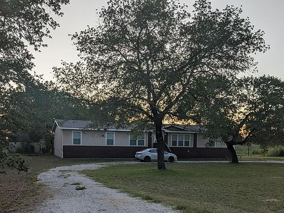 2nd image of 550 AVERY CIR