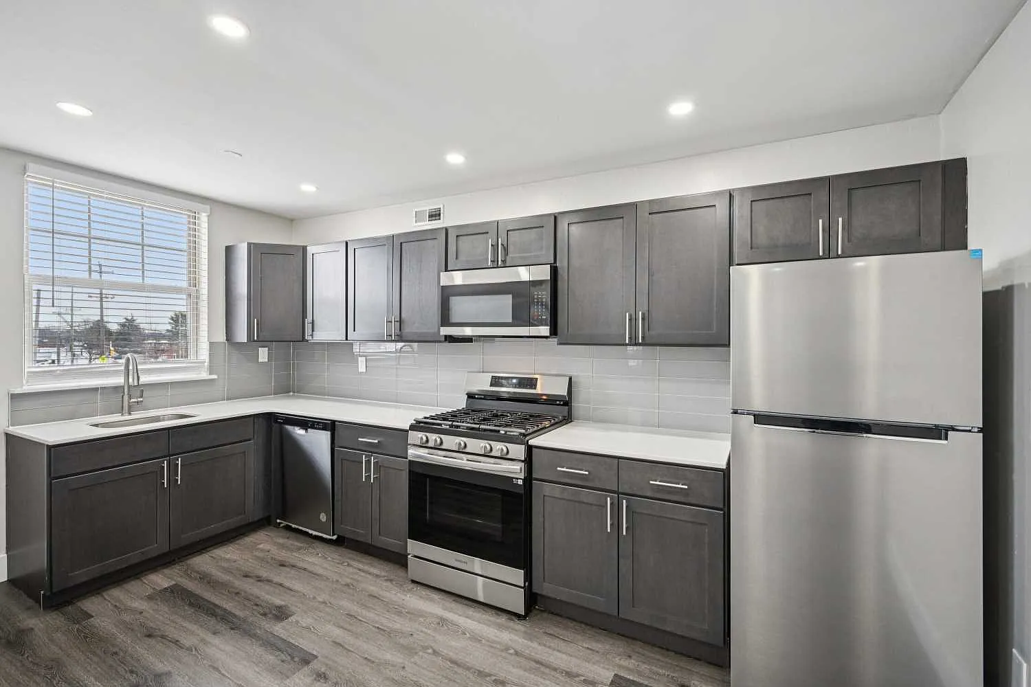 Domino Lane Apartments — Photo 1