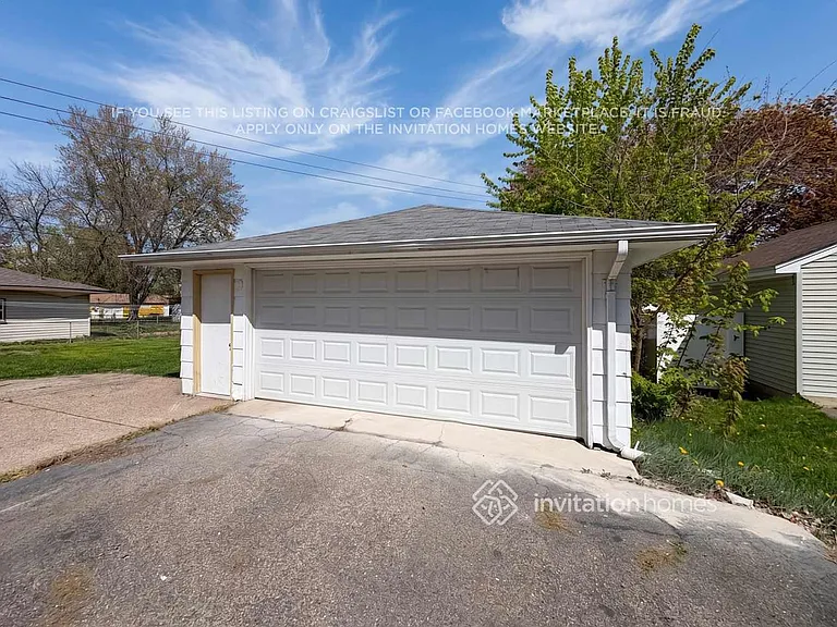 8221 Bloomington Ave S — Photo 18