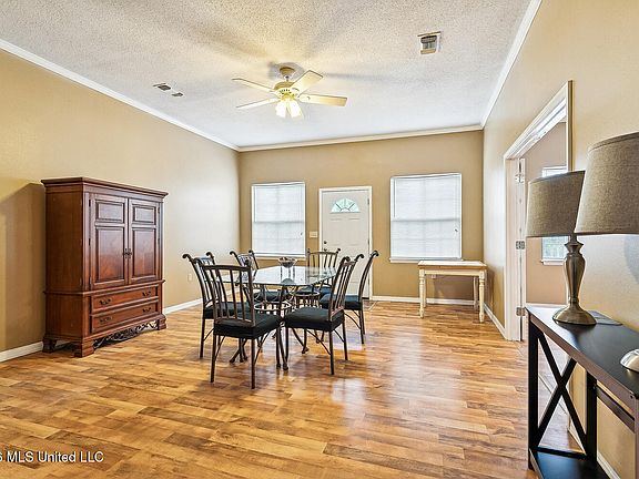 5th image of 6096 Bayou Wood Dr
