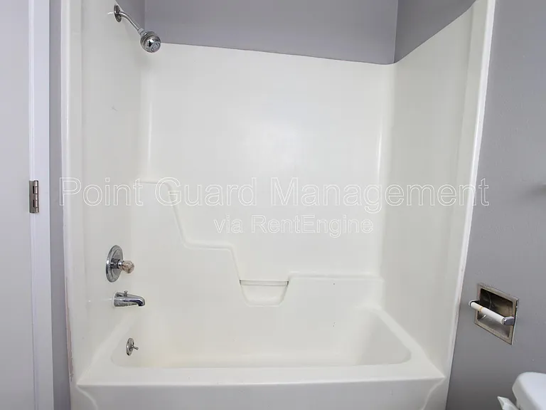 1717 N Vassar Ave — Photo 30
