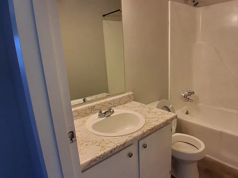 1053 Harold Dr — Photo 9