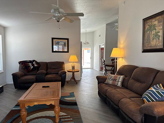 5th image of 1113 Chaparral Dr