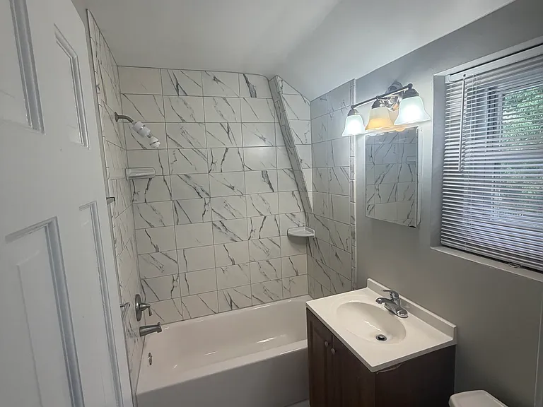 4758 Arlington Blvd — Photo 5