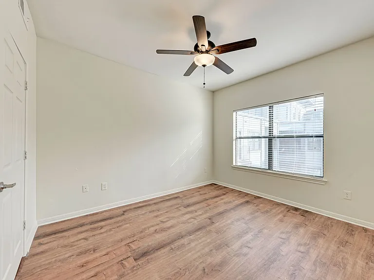 2502 Leon St #518 — Photo 6