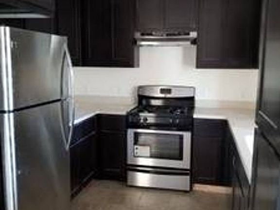 4th image of 405 Eastwood Ave #101