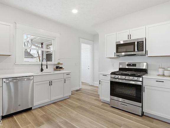 4th image of 3825 Carrollton Ave