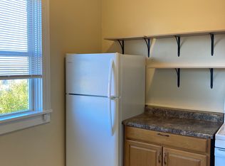 1122 Center Pl APT 2, Dubuque, IA 52001