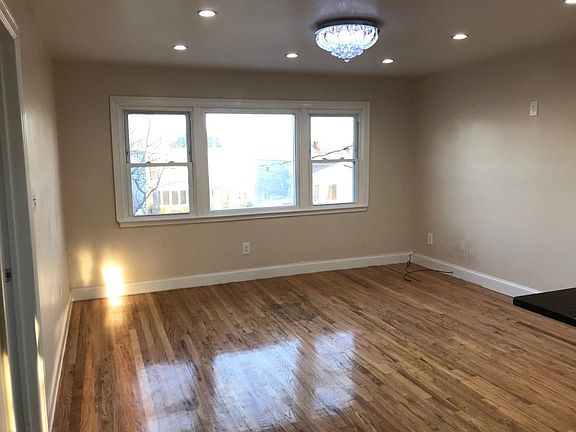 4th image of 128 Mills Ave #2FL