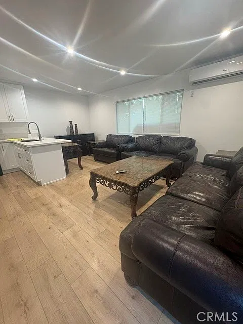 1 bed, 498 sqft, $2,200 — Photo 3