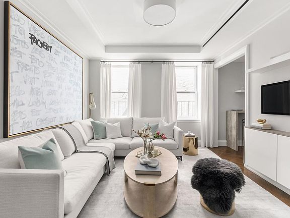 3rd image of 344 W 72nd St APT 809